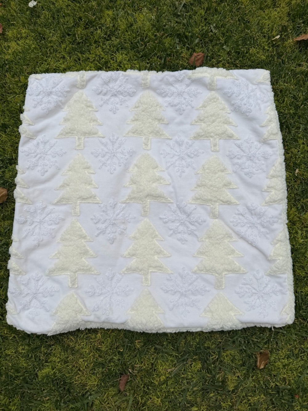 Pottery Barn Winter Tree Snowflake Sherpa Velvet Pillow Cover Cream 22x22